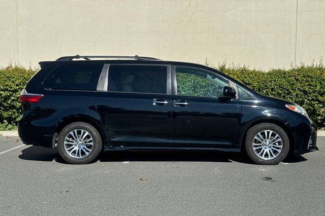 2020 Toyota Sienna XLE 7 Passenger