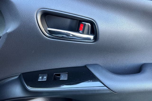 2022 Toyota Prius LE LE FWD