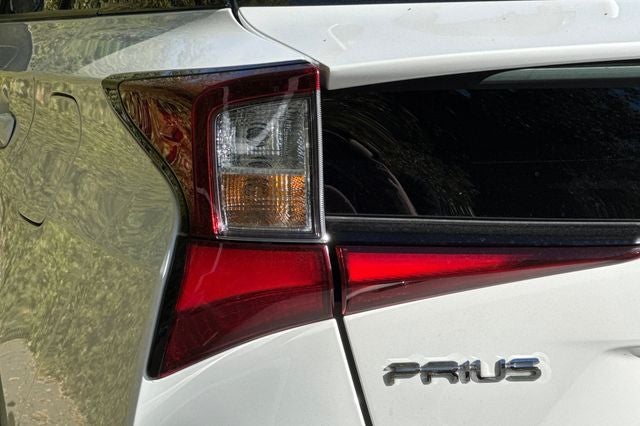 2022 Toyota Prius LE LE FWD