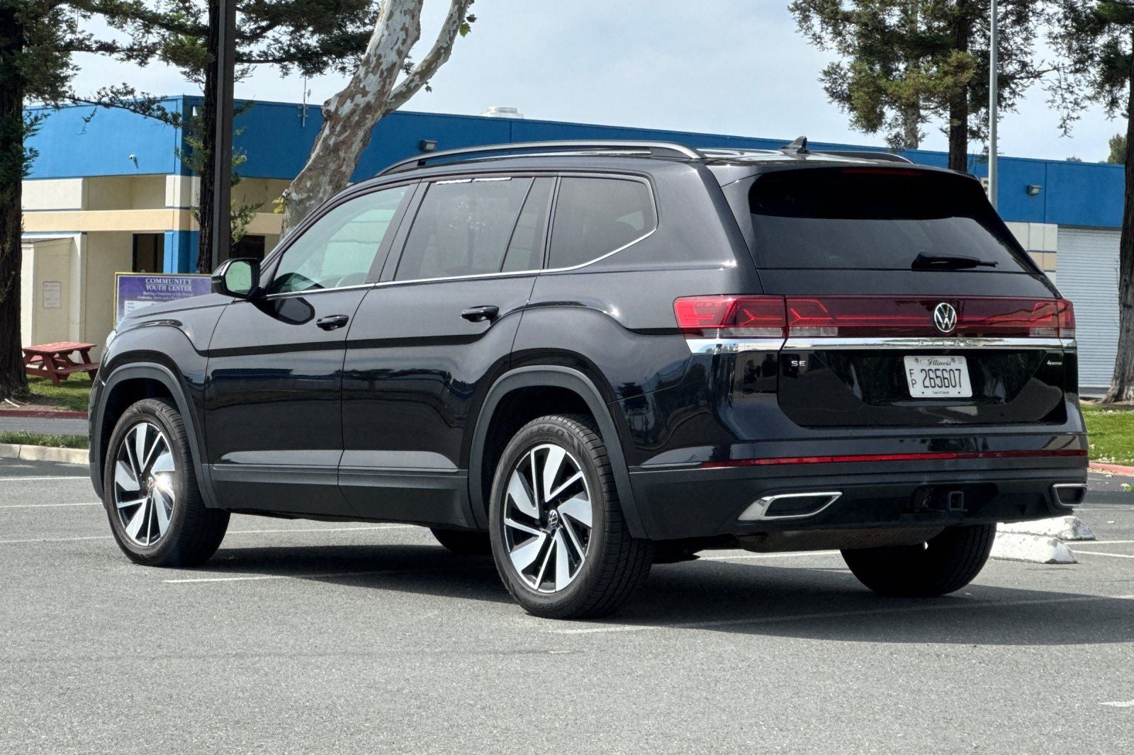2024 Volkswagen Atlas 2.0T SE w/Technology