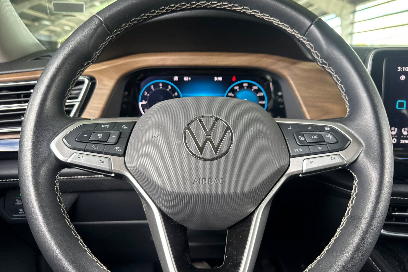 2024 Volkswagen Atlas 2.0T SE w/Technology TECHNOLOGY
