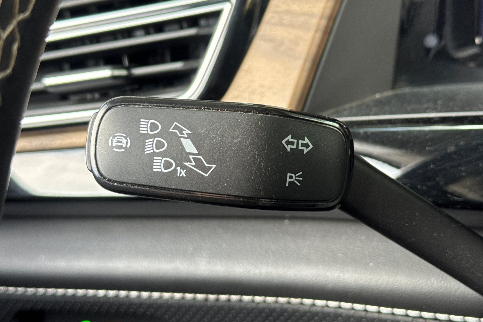 2024 Volkswagen Atlas 2.0T SE w/Technology TECHNOLOGY