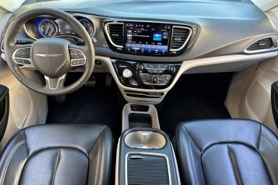 2023 Chrysler Pacifica Touring L touring