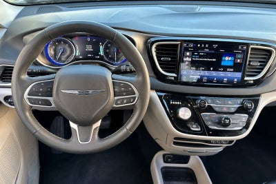 2023 Chrysler Pacifica Touring L touring