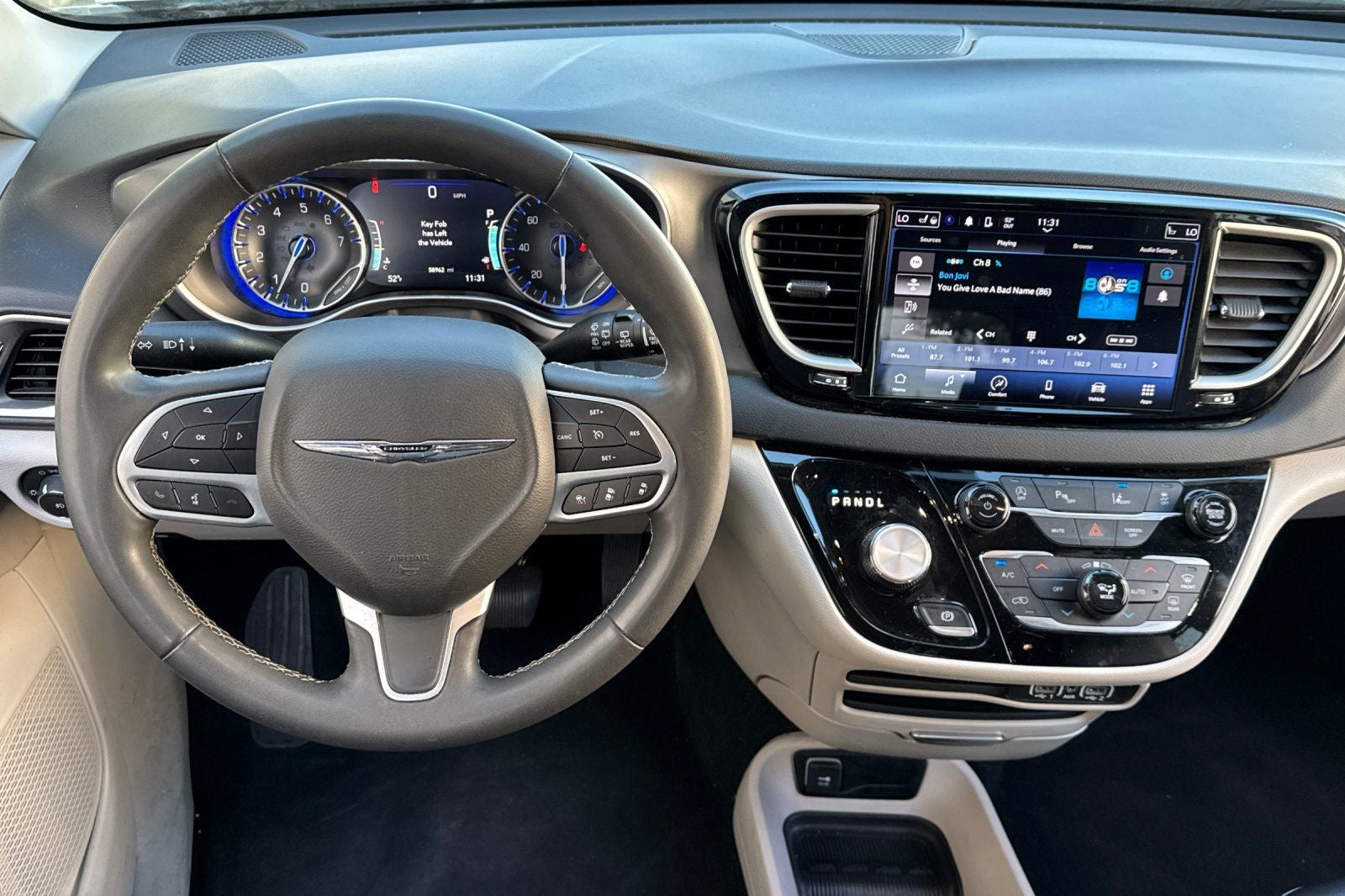 2023 Chrysler Pacifica Touring L touring
