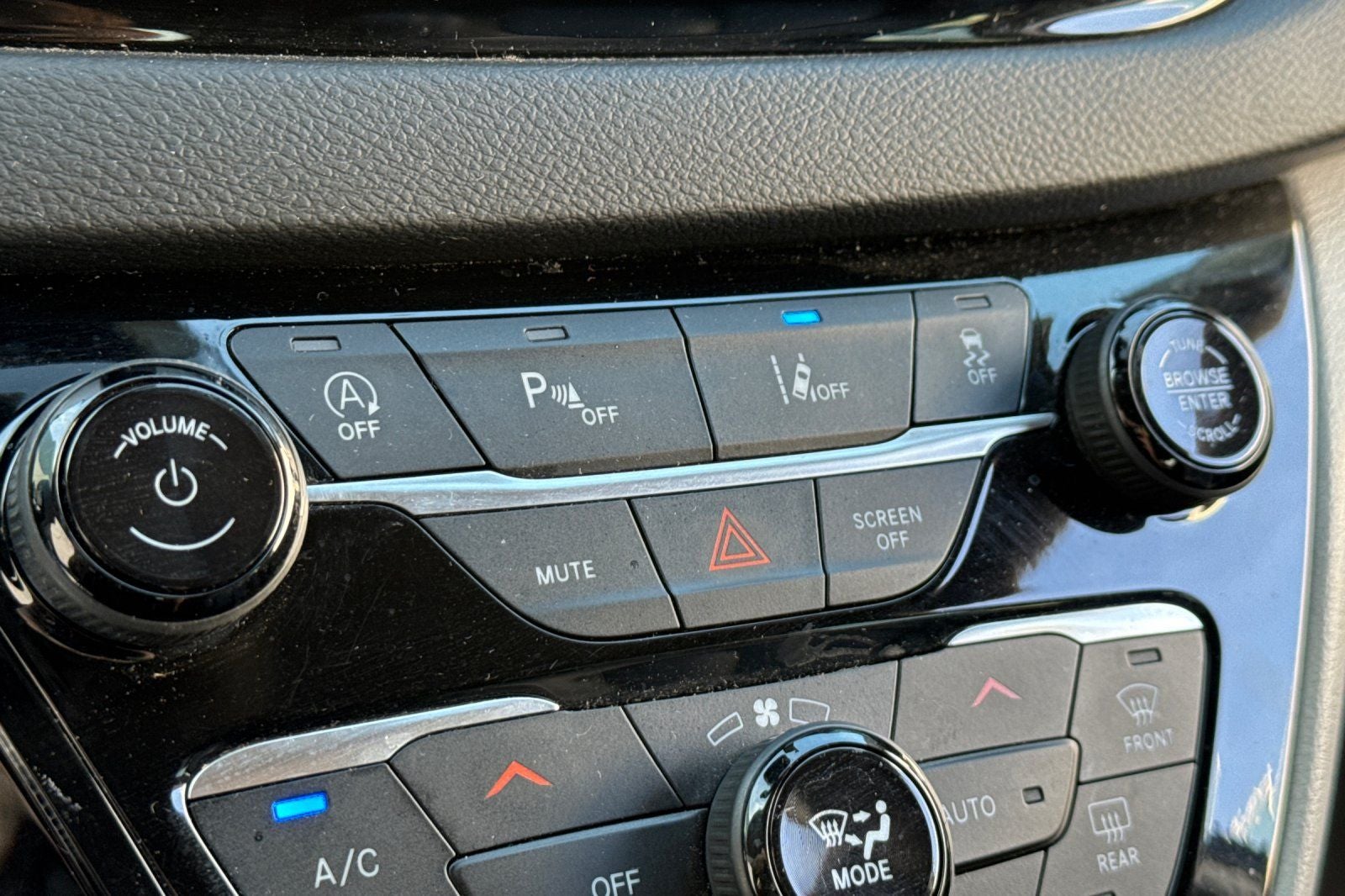 2023 Chrysler Pacifica Touring L touring