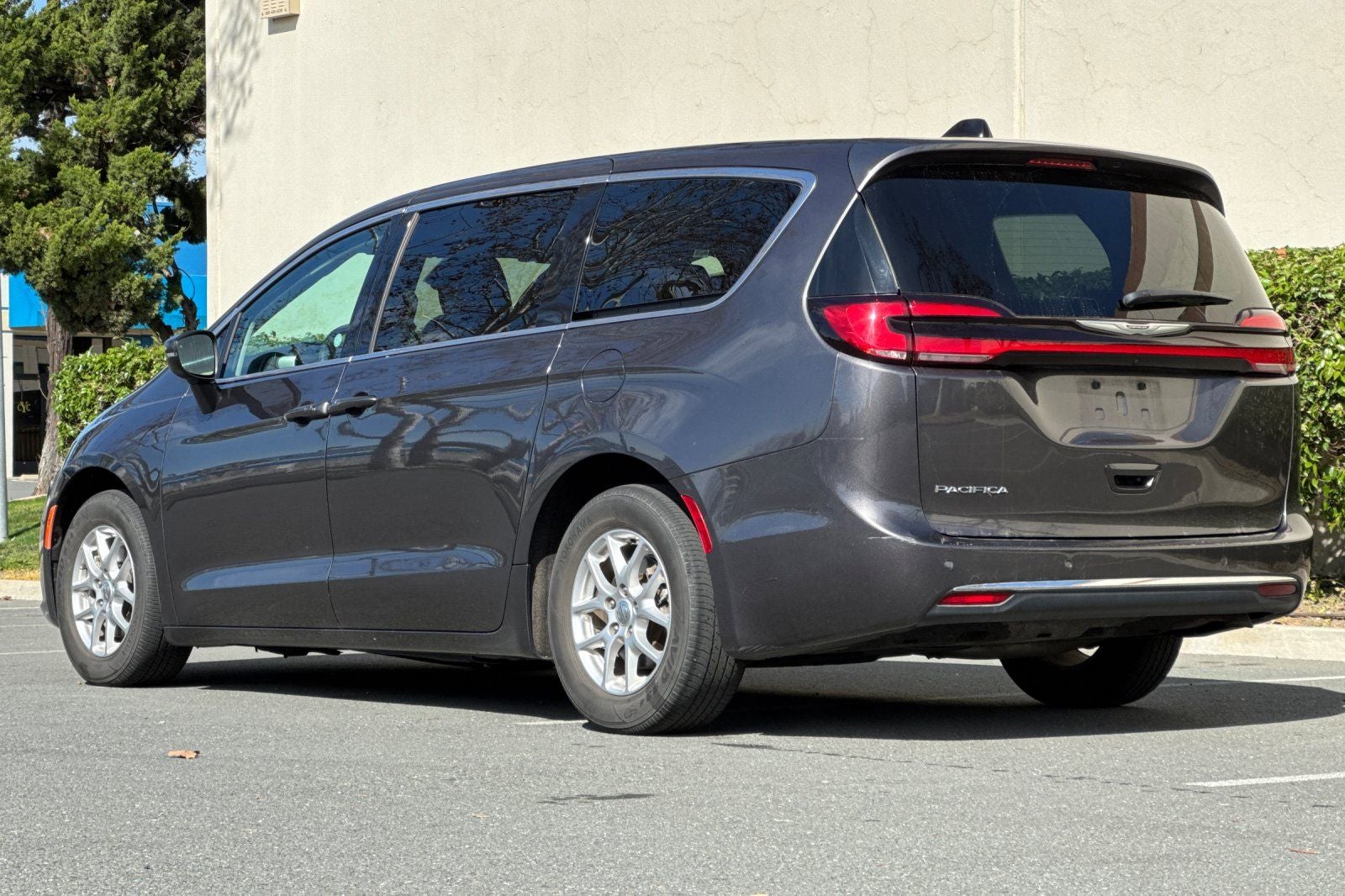 2023 Chrysler Pacifica Touring L touring