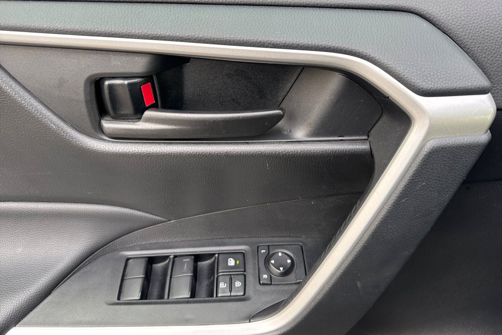 2025 Toyota RAV4 LE LE