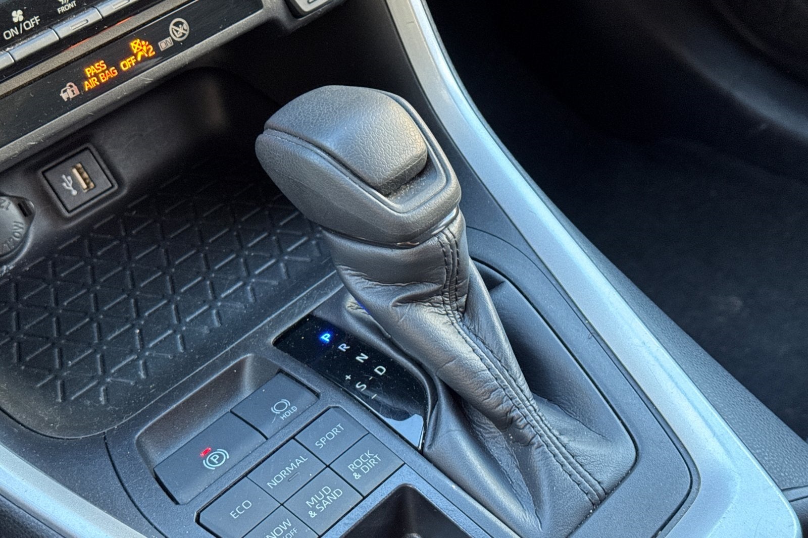 2024 Toyota RAV4 LE LE