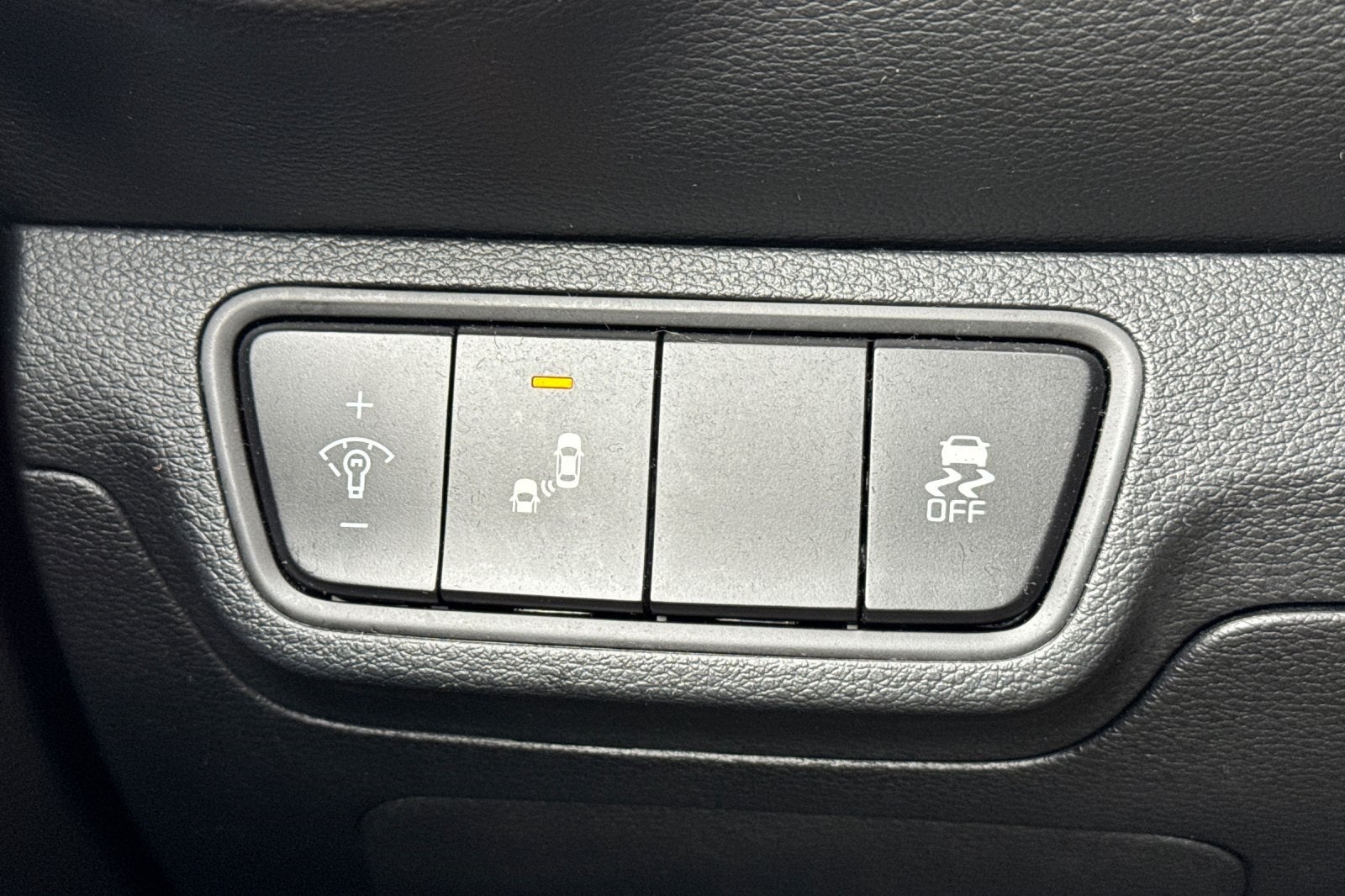 2023 Kia Forte GT-Line Technology package