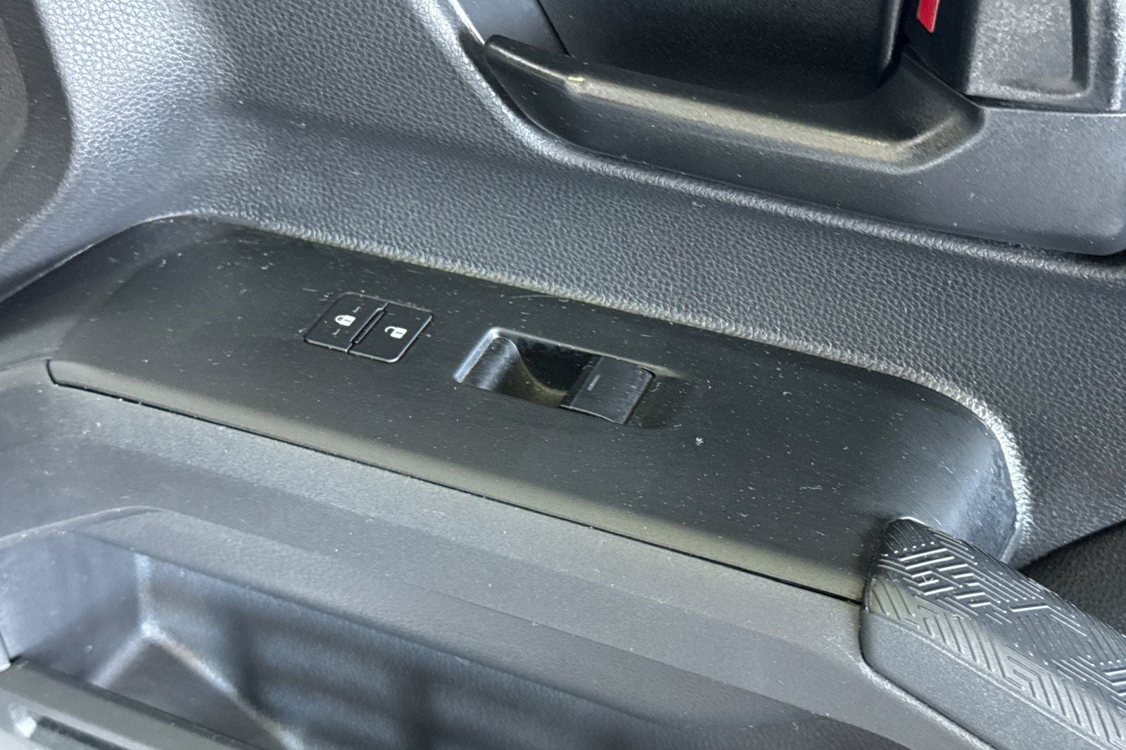 2025 Toyota Tacoma SR5 MEDIUM BED