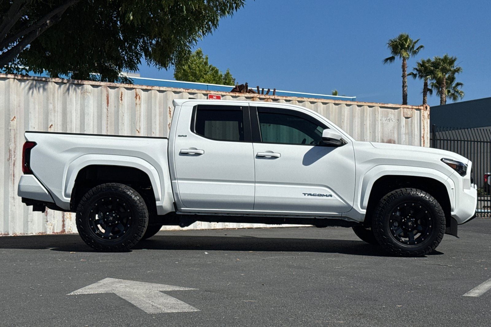 2025 Toyota Tacoma SR5 MEDIUM BED