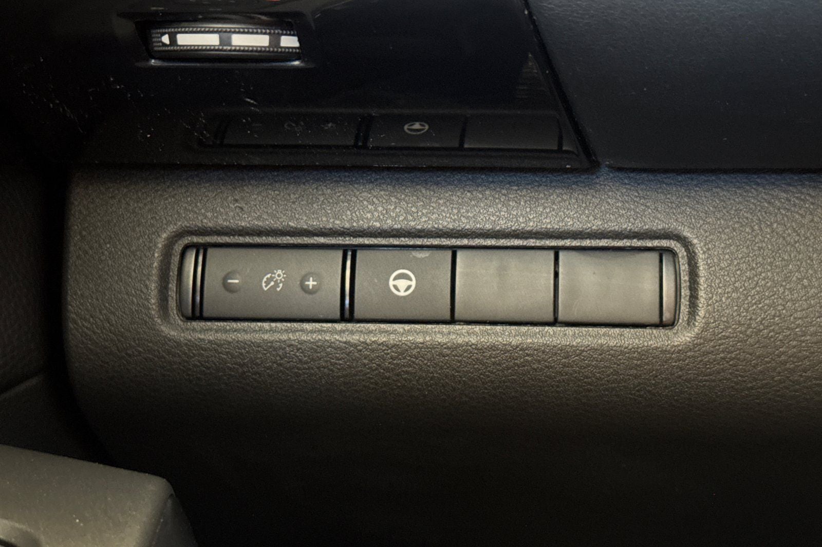 2024 Nissan Pathfinder SV SV