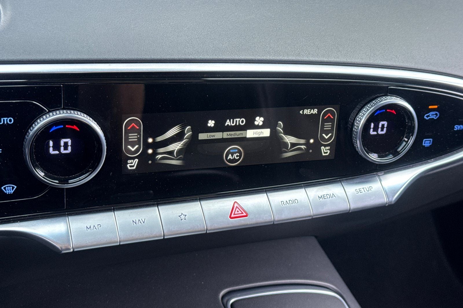 2025 Genesis GV70 2.5T 2.5T AWD