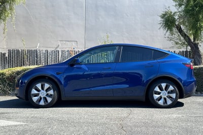 2023 Tesla Model Y Standard Range