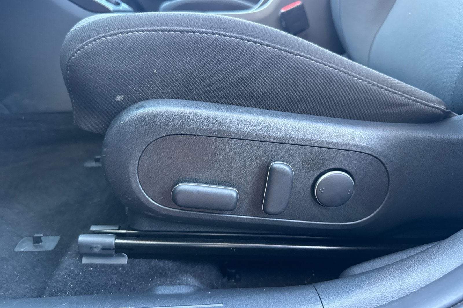 2024 Hyundai Kona Electric SEL