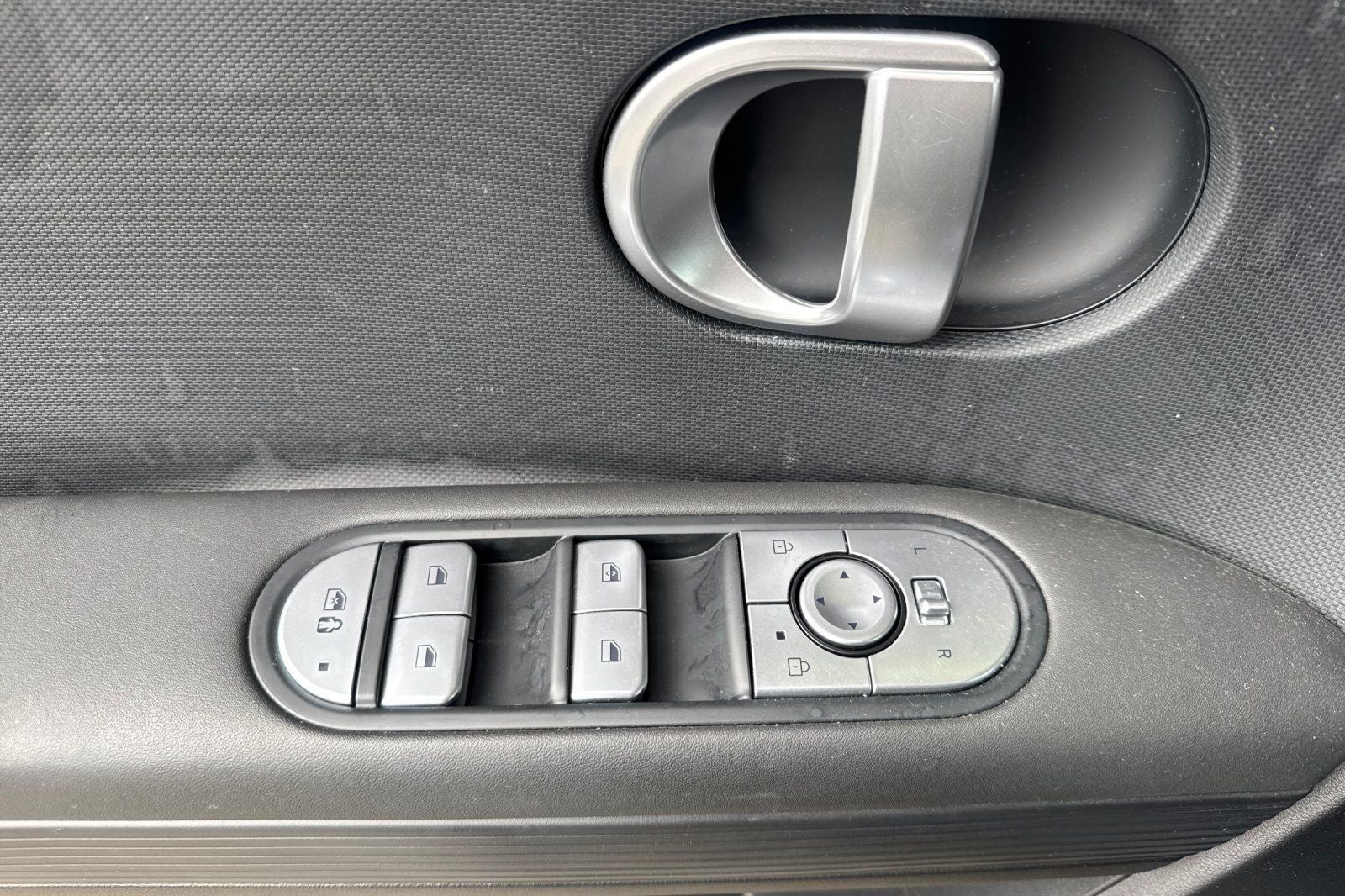 2024 Hyundai IONIQ 5 SE