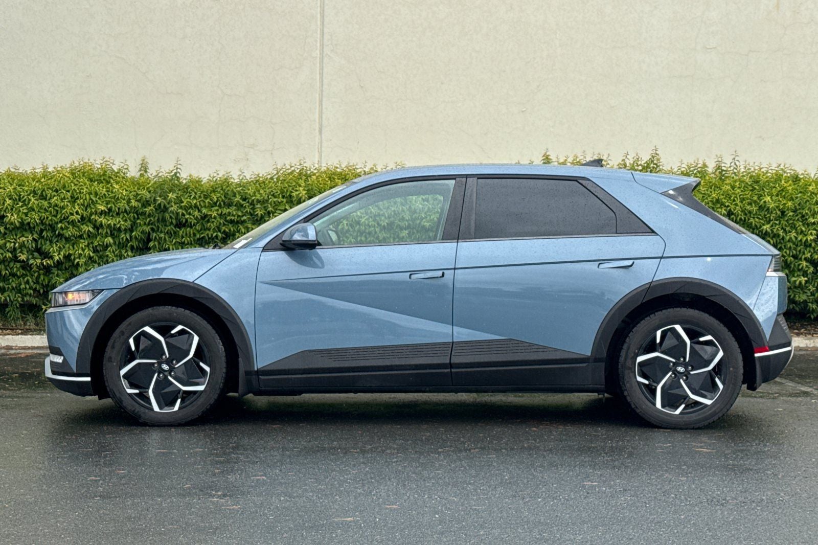 2024 Hyundai IONIQ 5 SE