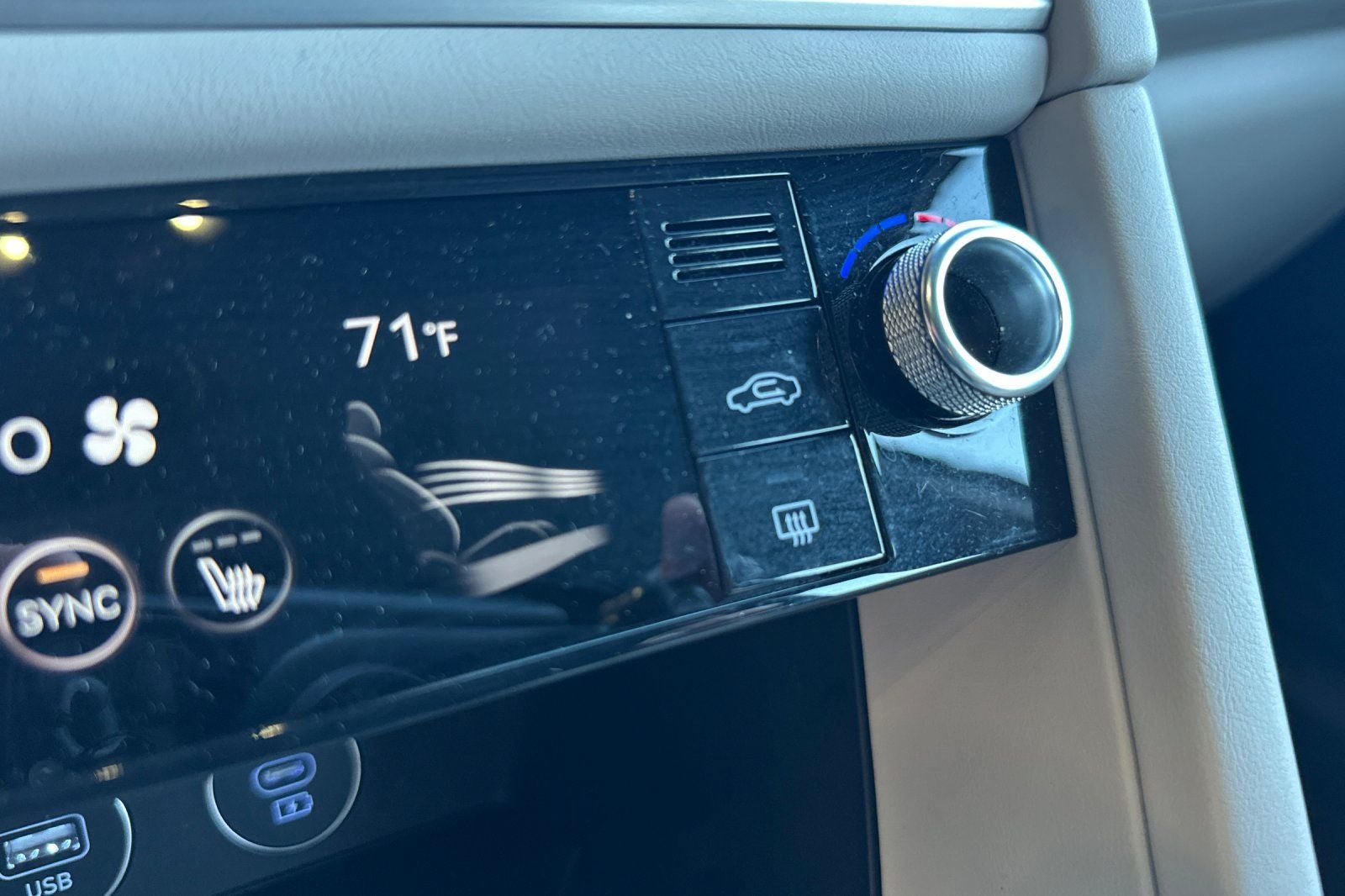 2024 Genesis G70 2.5T