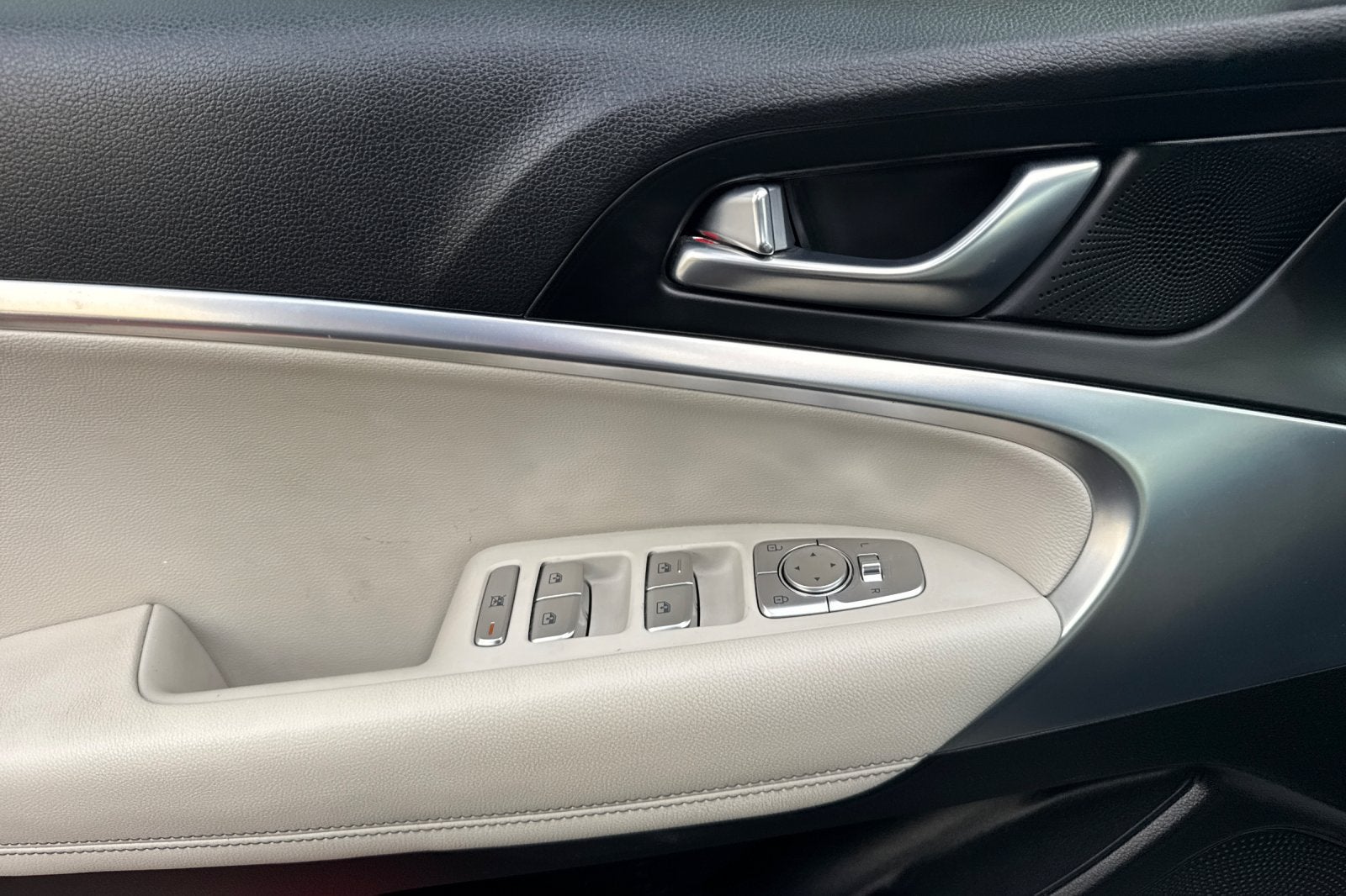 2024 Genesis G70 2.5T
