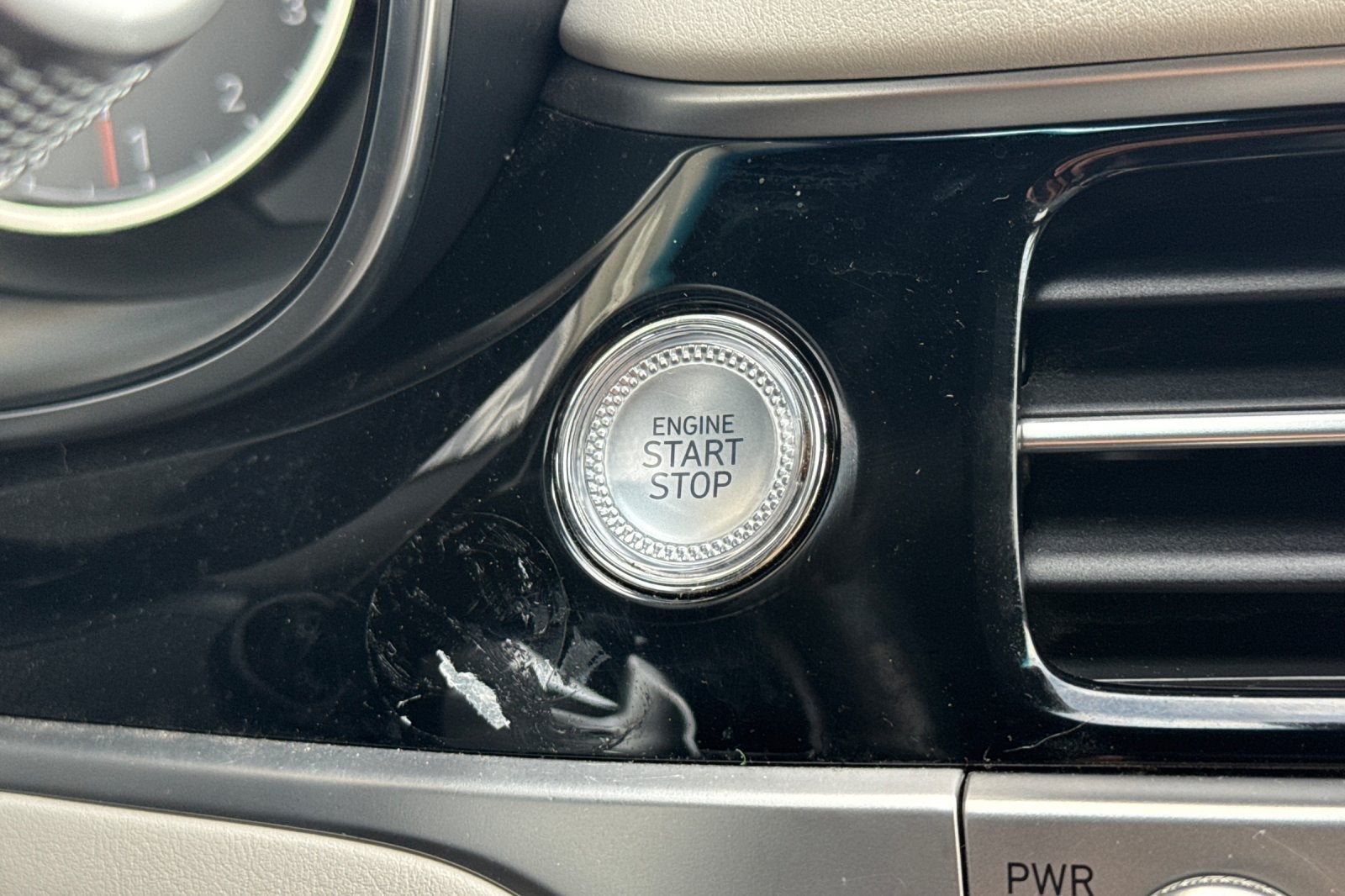 2024 Genesis G70 2.5T