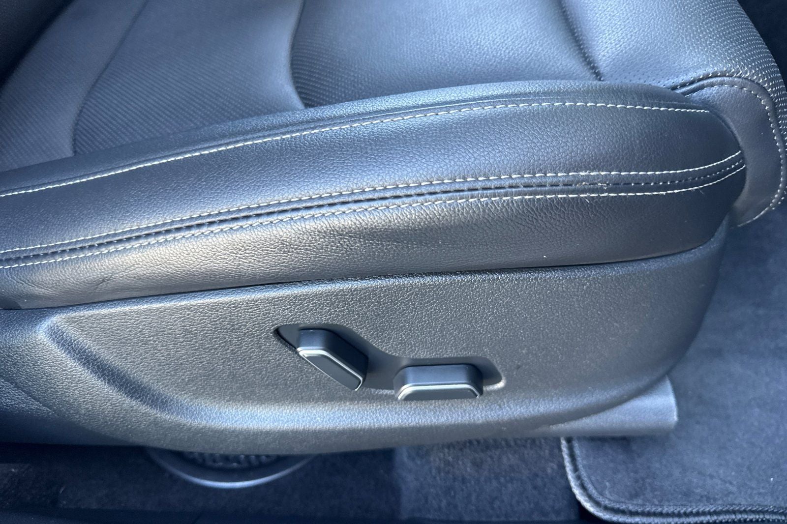 2025 Genesis GV70 2.5T 2.5T AWD