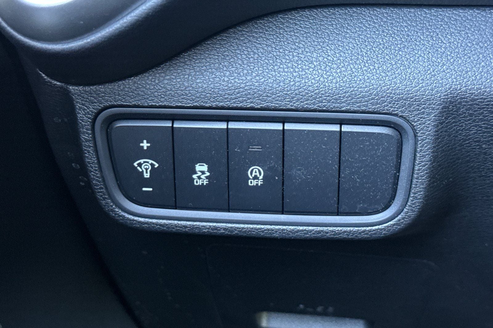 2025 Kia Soul LX TECHNOLOGY