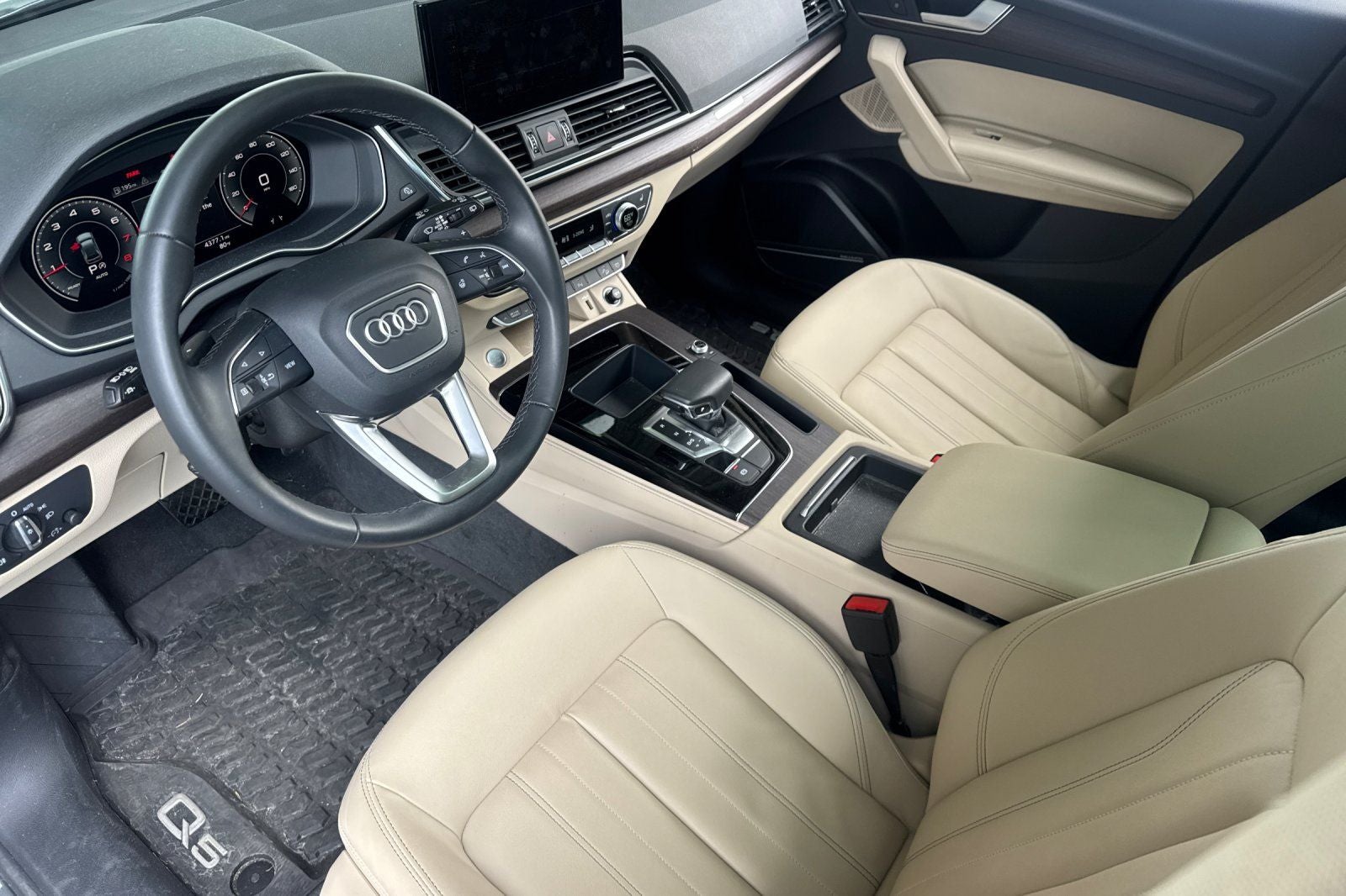 2022 Audi Q5 45 S line Premium quattro