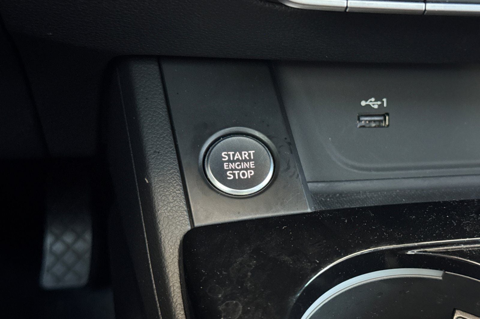 2022 Audi A4 40 Premium quattro