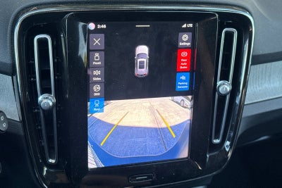 2023 Volvo XC40 B4 Plus Dark Theme